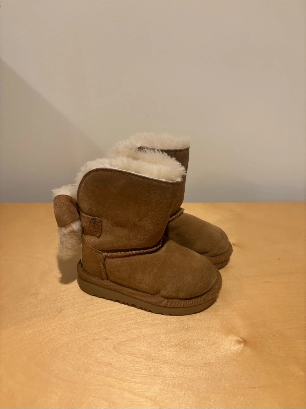 Ugg Boots Bailey chestnut‎ baby girl toddler size 6